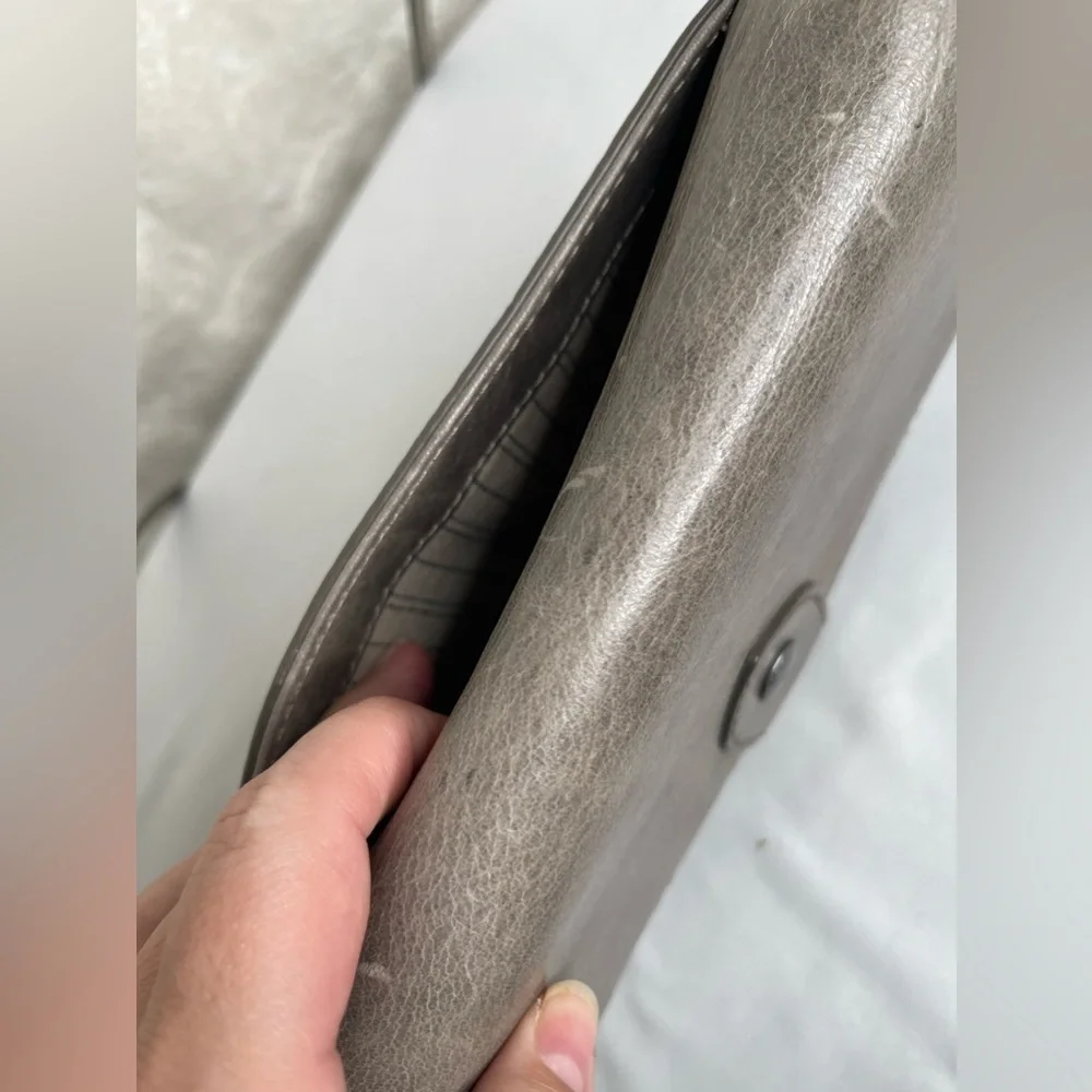 NWOT Frye Melissa gray Distressed Leather Flap Crossbody Wallet - Picture 8 of 11